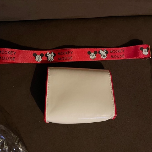 Disney Minnie Mouse Kids mini purse - White and Red - Picture 4 of 6